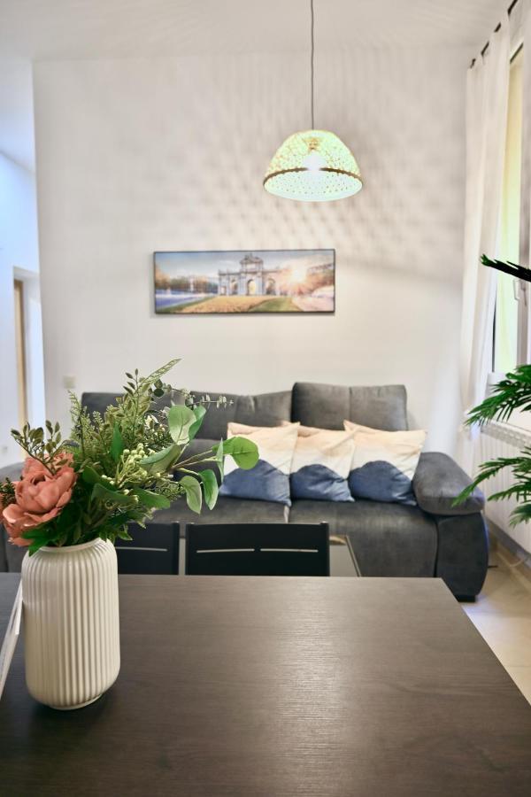 מדריד For You Rentals Centrico Apartamento Temporal En La Calle Infanta Inf1A מראה חיצוני תמונה